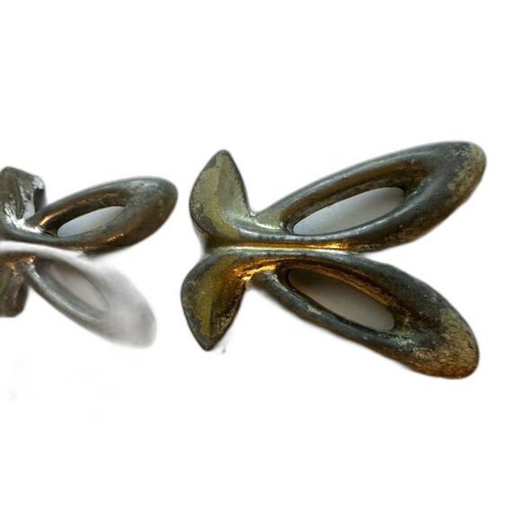 Mid Century Bow Shaped Knobs - Set of 4 - Two Hole 7/8" Center to Center - Picture 3 of 5